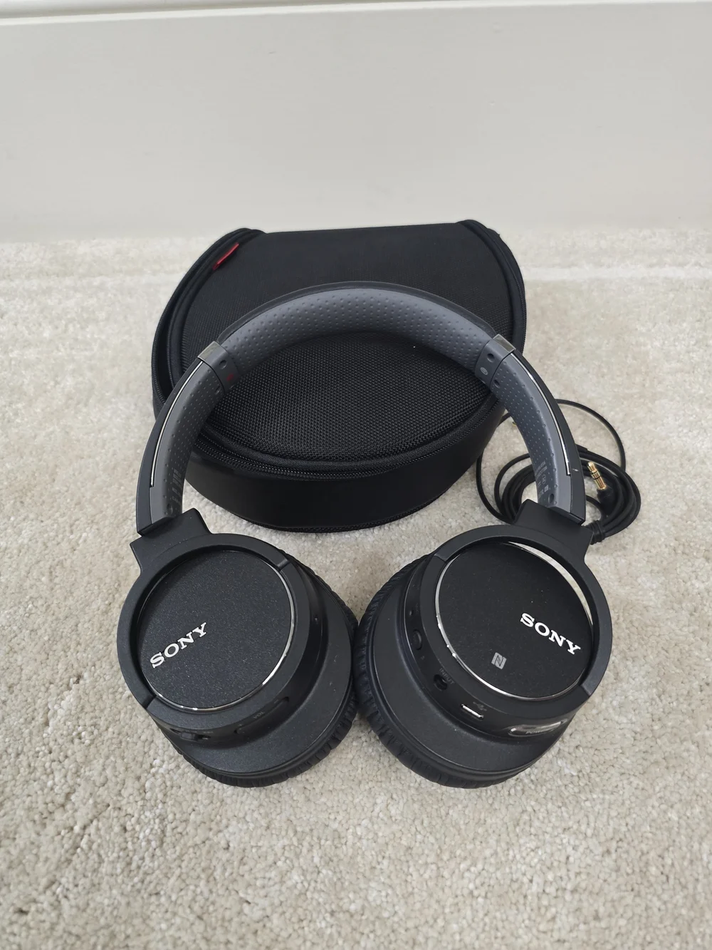 Sony Black Wireless Over-Ear Headphones with Carry Case